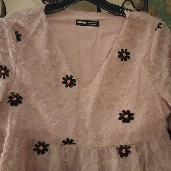 Shein Pink Polyester Blouse with Daisy Flowers. Size Small - Picture 7 of 13
